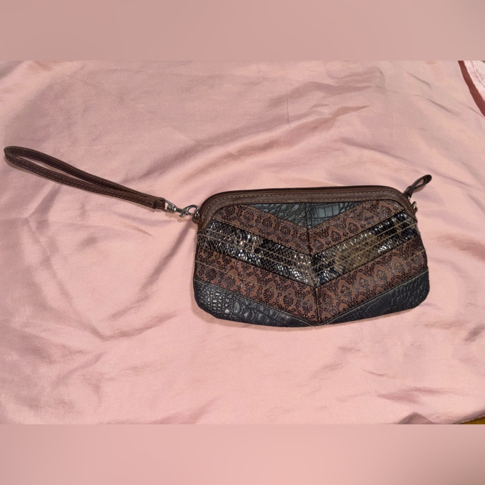 Relic Brown Wristlet with Multiple Card Slots